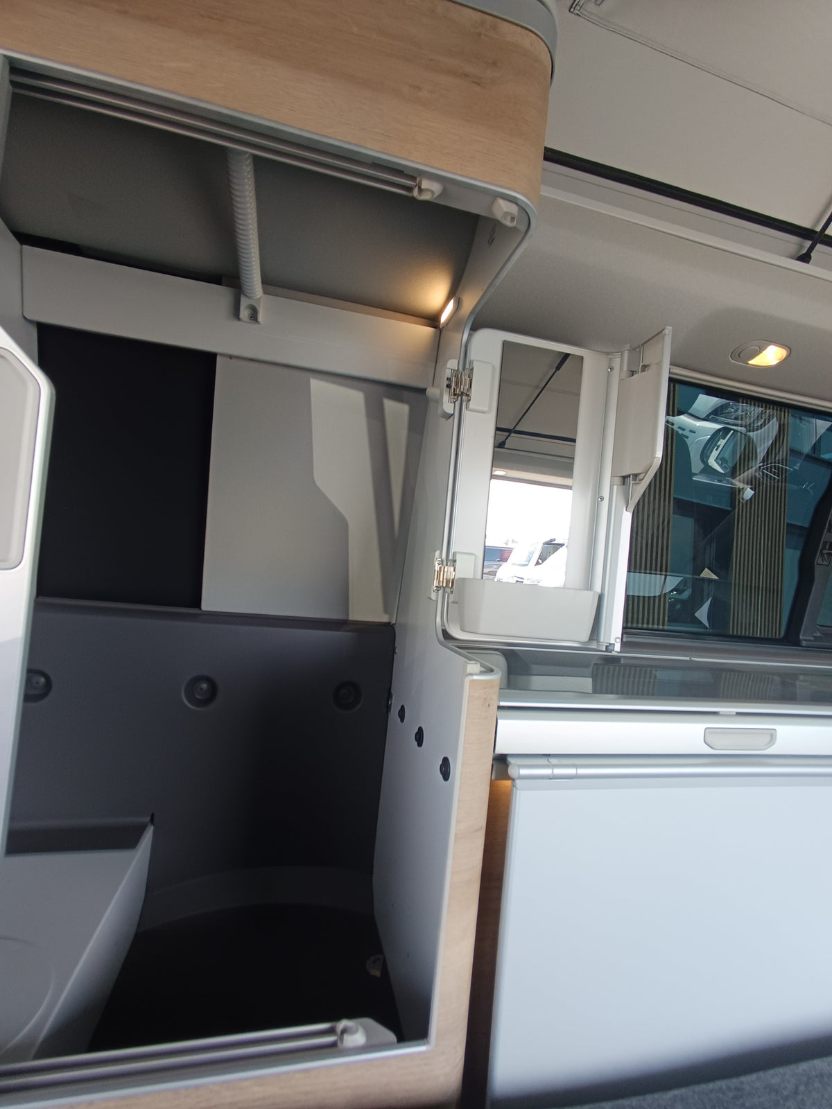 Volkswagen CALIFORNIA COAST (2024) – Carrinha Camper