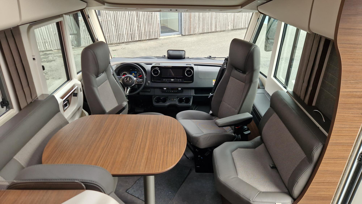 ADRIA SUPERSONIC 780 SL MERCEDES 2.0L - 170 CV CAIXA AUTOMÁTICA