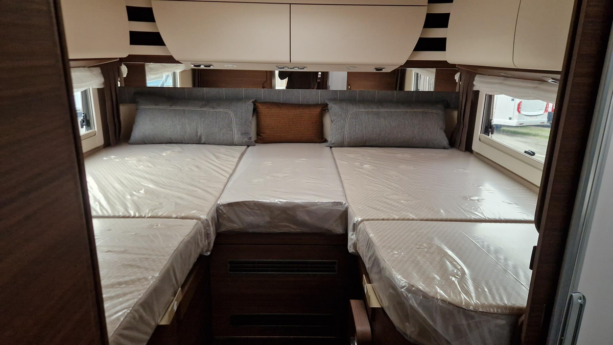 ADRIA SUPERSONIC 780 SL MERCEDES 2.0L - 170 CV CAIXA AUTOMÁTICA